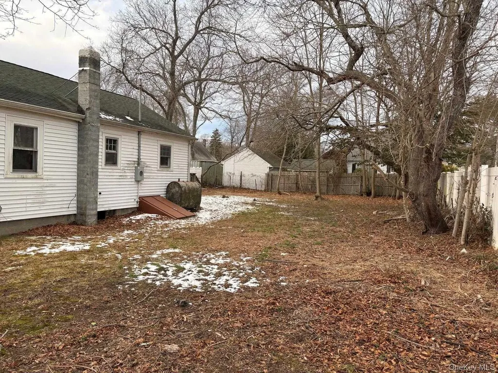19 Lacrosse Road Mastic Beach NY 11951