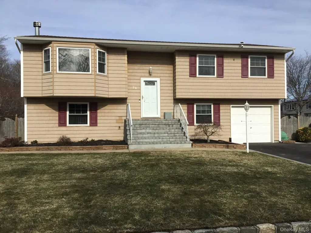 26 Charles Circle Islip NY 11751