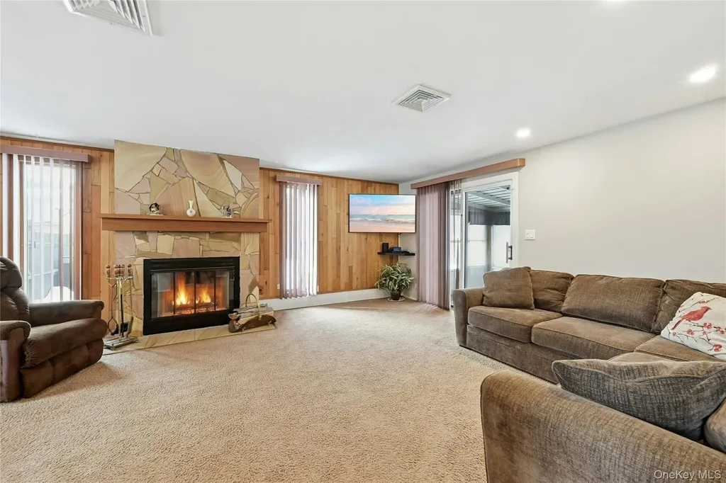 26 Charles Circle Islip NY 11751