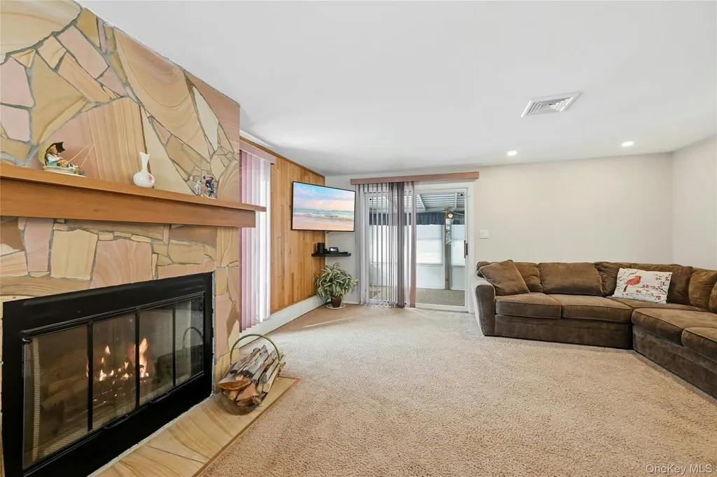 26 Charles Circle Islip NY 11751