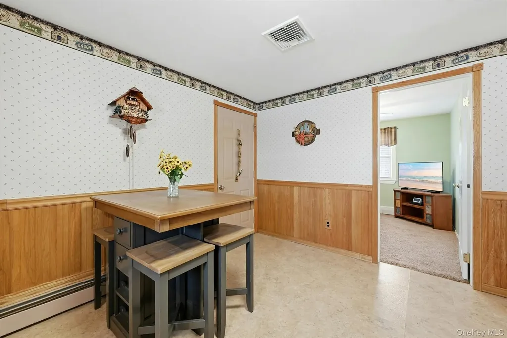 26 Charles Circle Islip NY 11751