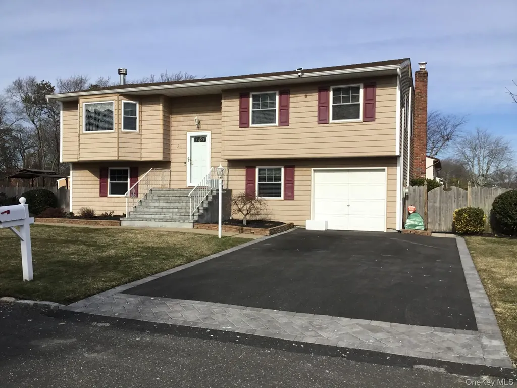 26 Charles Circle Islip NY 11751