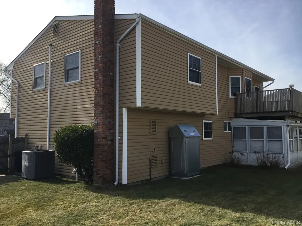 26 Charles Circle Islip NY 11751