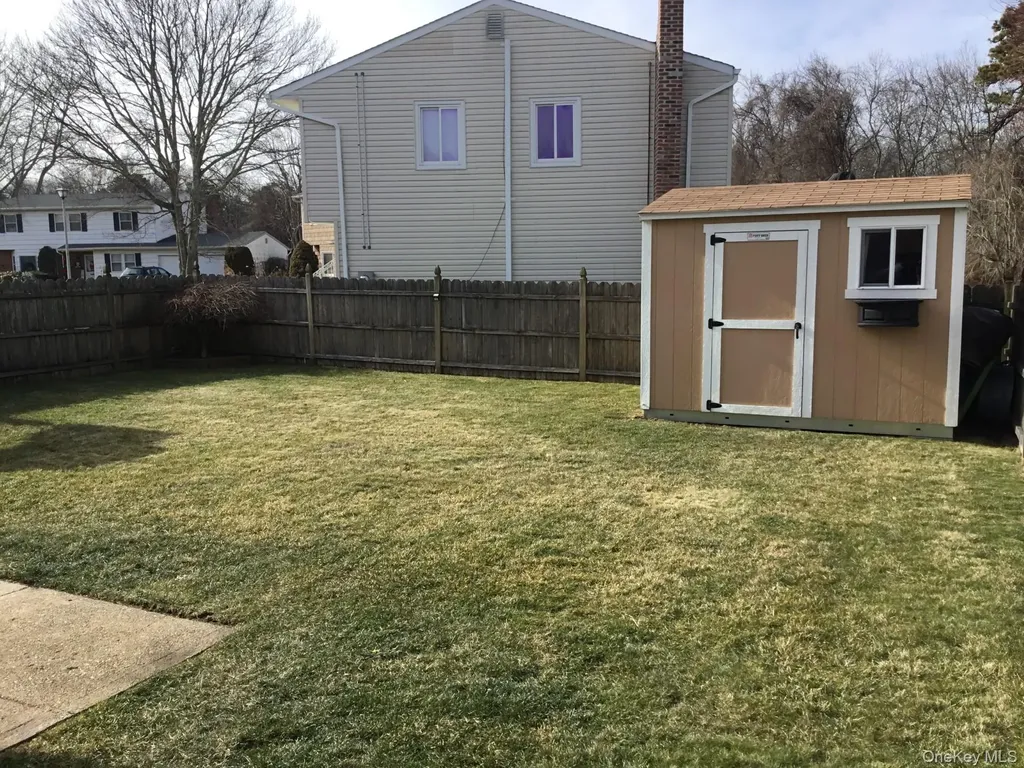 26 Charles Circle Islip NY 11751
