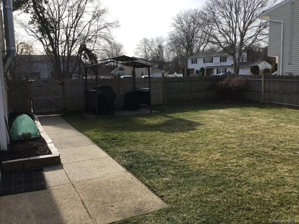 26 Charles Circle Islip NY 11751