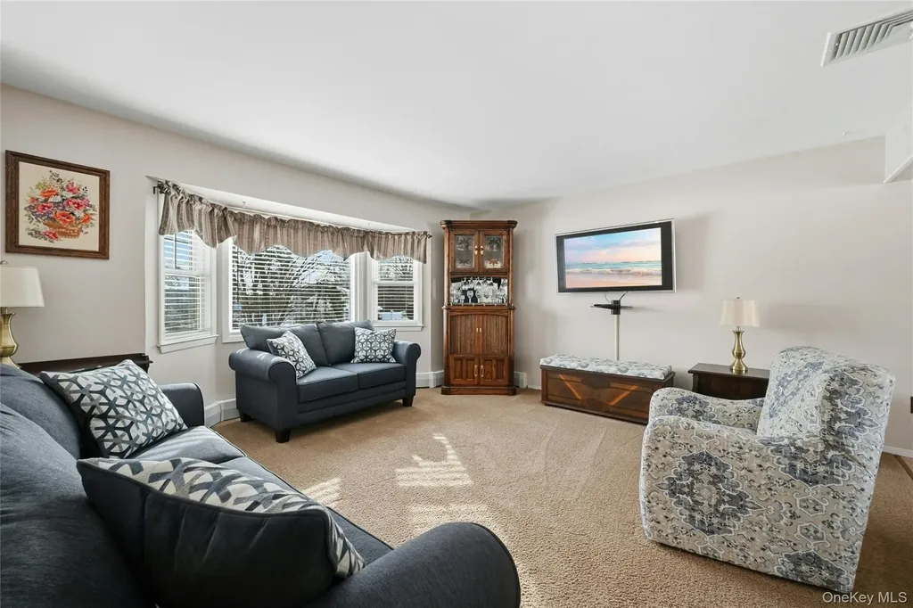 26 Charles Circle Islip NY 11751