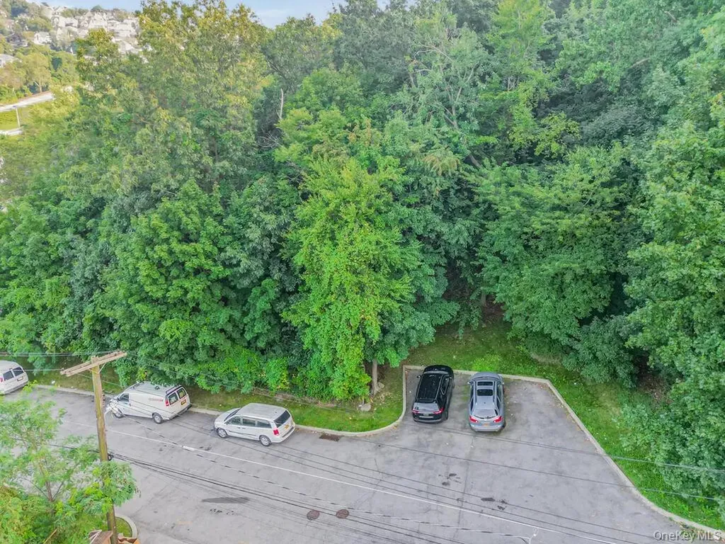 10-13-75 Dickinson Avenue Yonkers NY 10703
