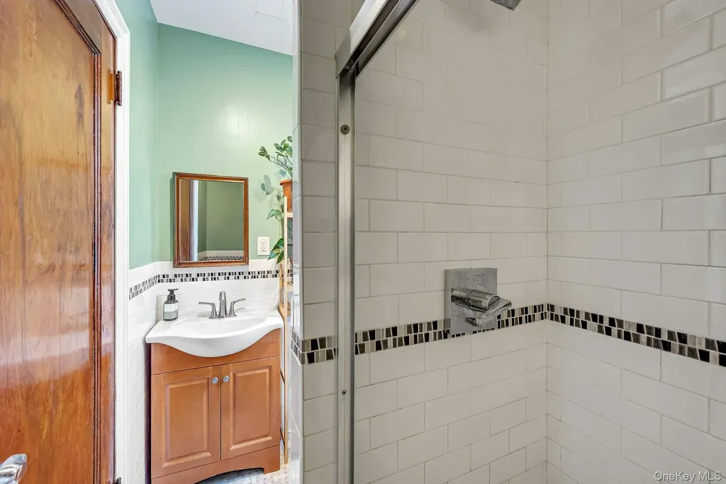 5625 Post Road Bronx NY 10471