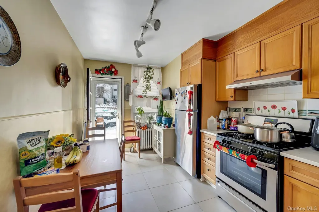5625 Post Road Bronx NY 10471