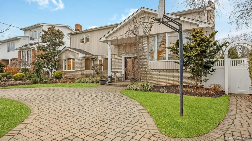 2876 Shore Road Bellmore NY 11710