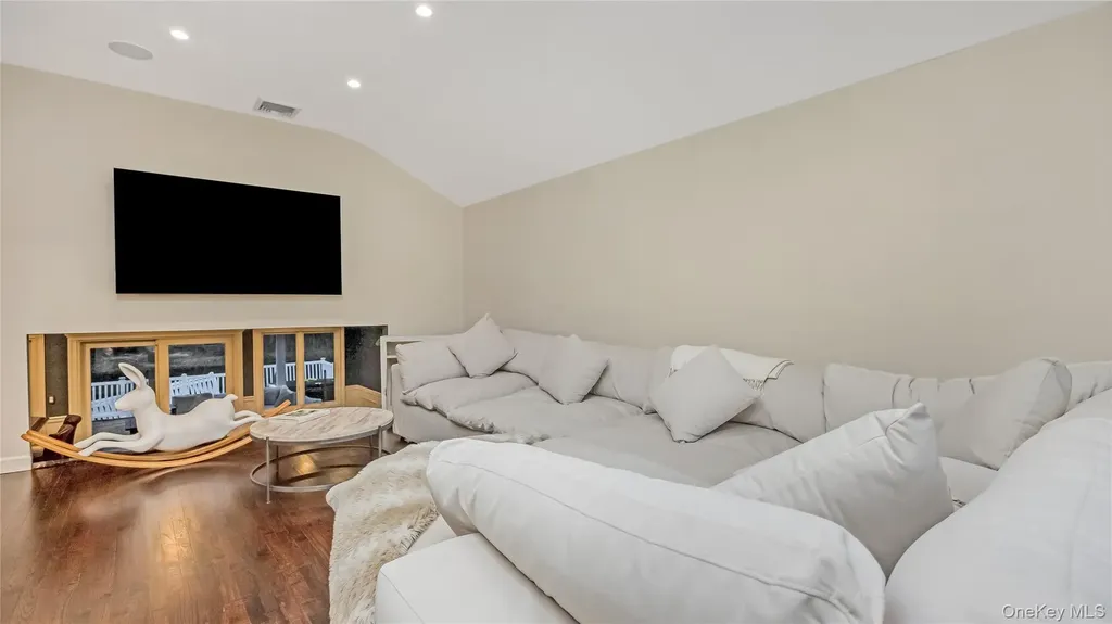 2876 Shore Road Bellmore NY 11710