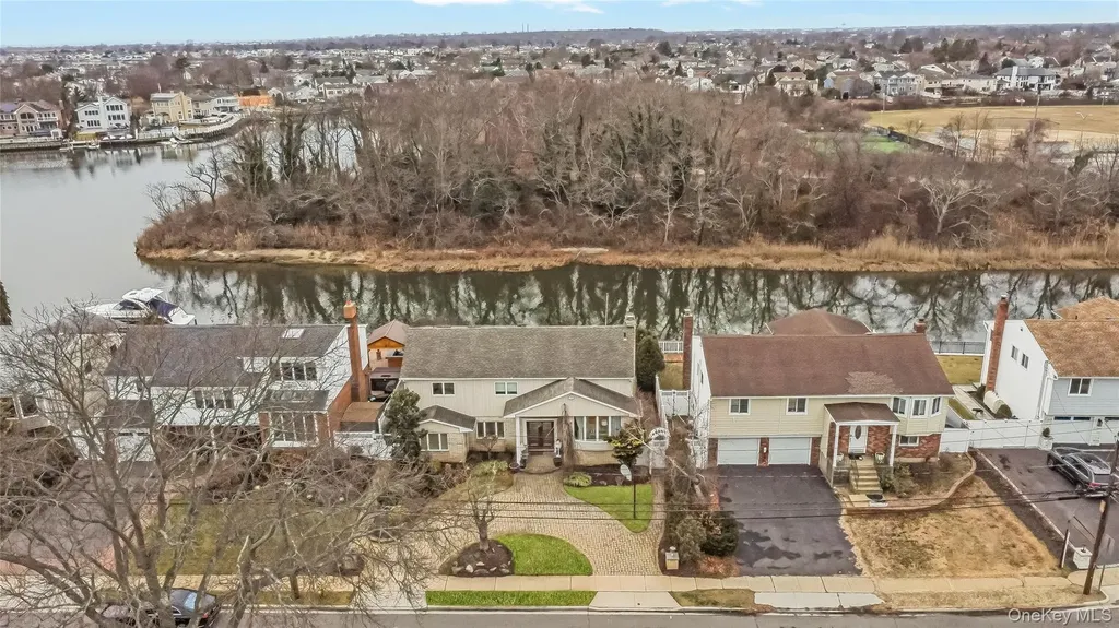 2876 Shore Road Bellmore NY 11710