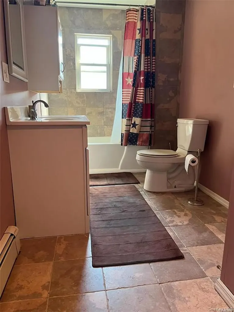 104 Hawthorne Avenue West Babylon NY 11704