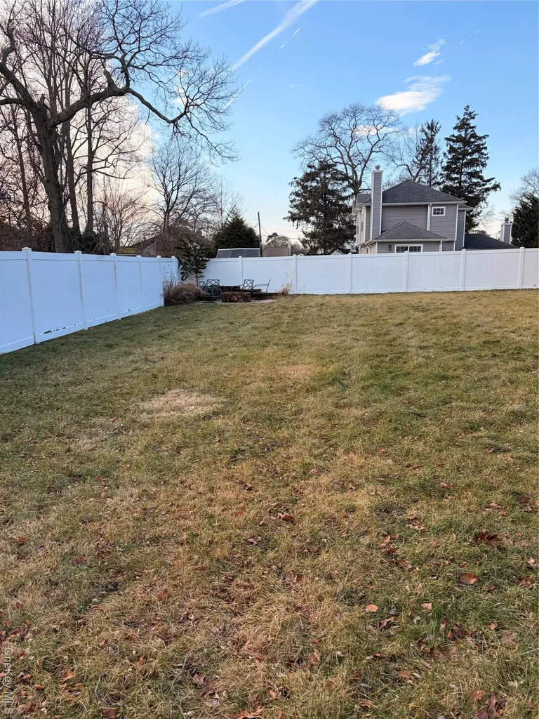 104 Hawthorne Avenue West Babylon NY 11704
