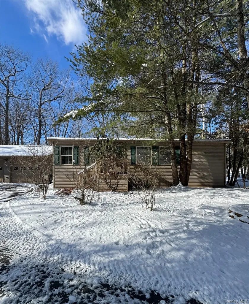 12 Easy Street Catskill NY 12414
