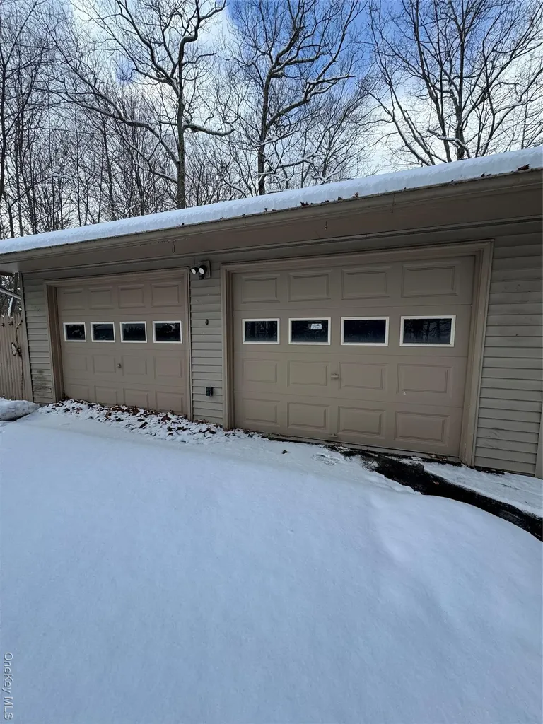 12 Easy Street Catskill NY 12414