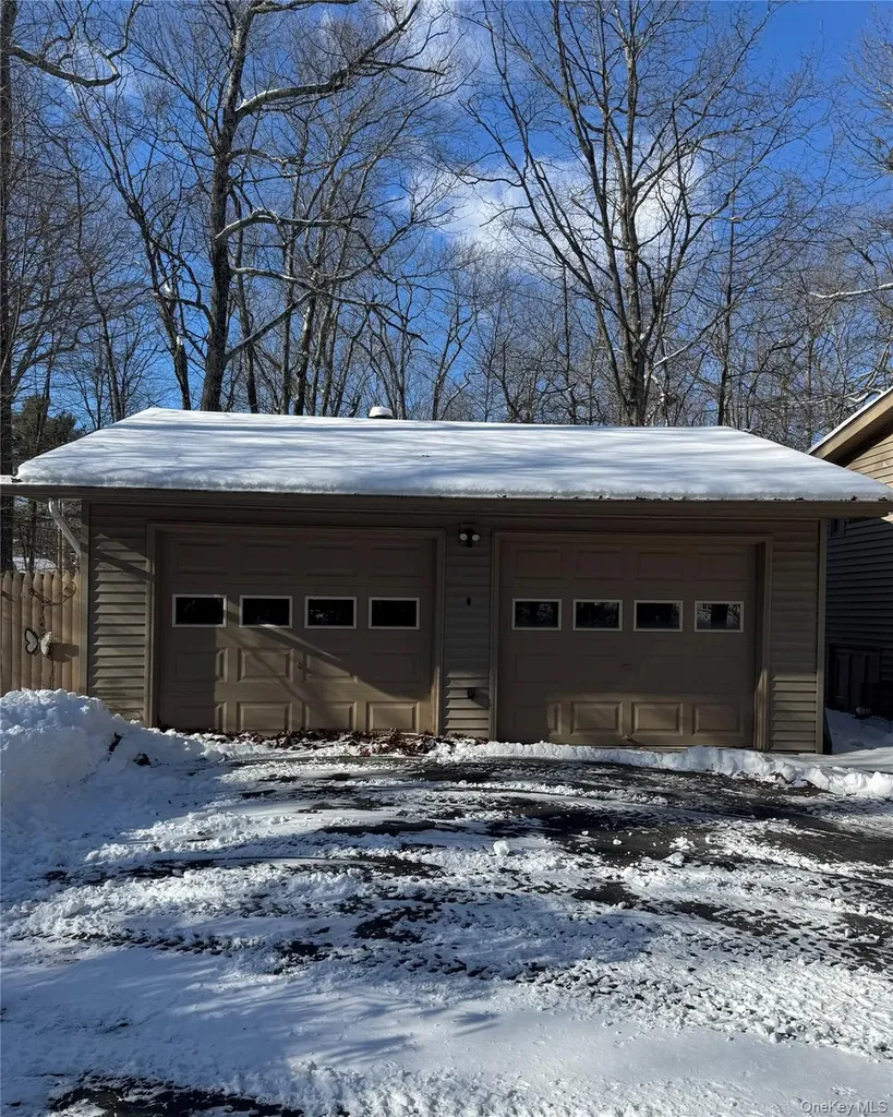 12 Easy Street Catskill NY 12414