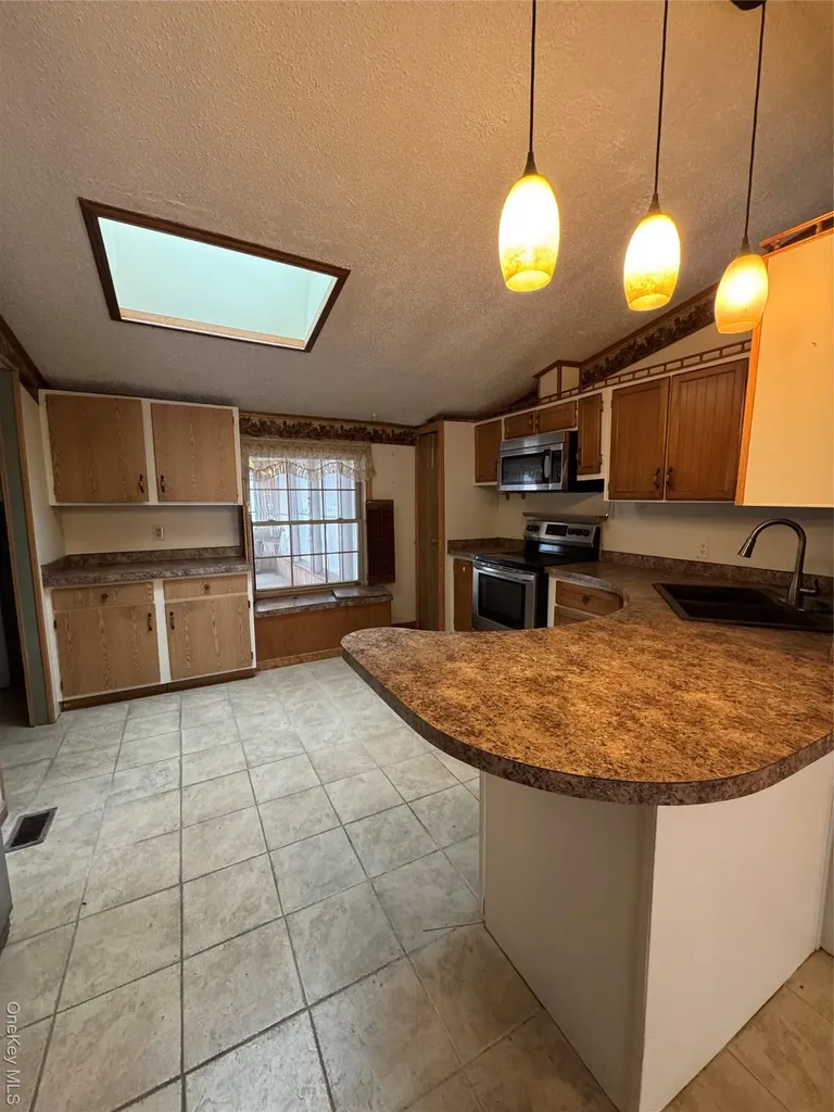12 Easy Street Catskill NY 12414