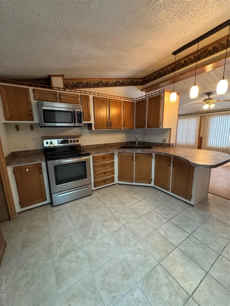 12 Easy Street Catskill NY 12414