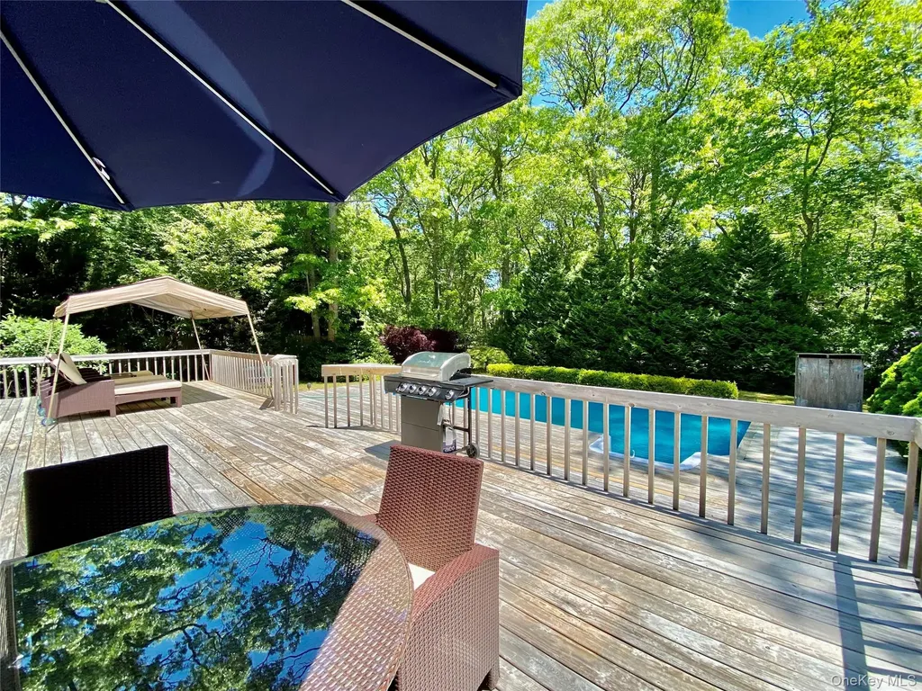 98 Hands Creek Road East Hampton NY 11937