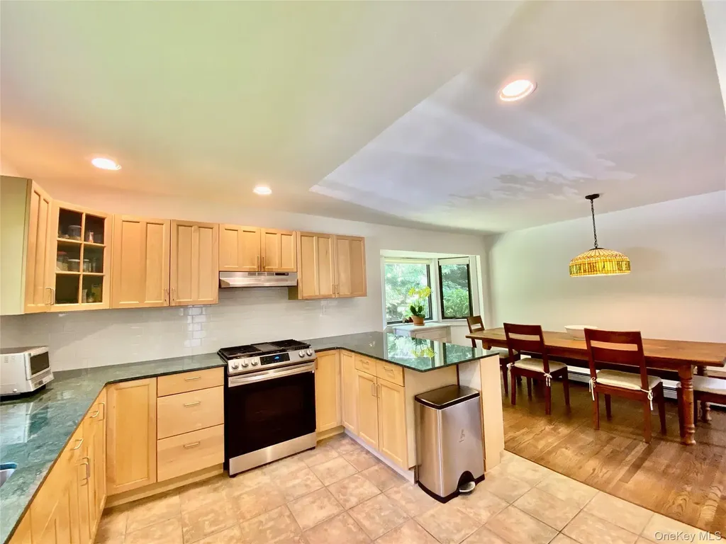 98 Hands Creek Road East Hampton NY 11937