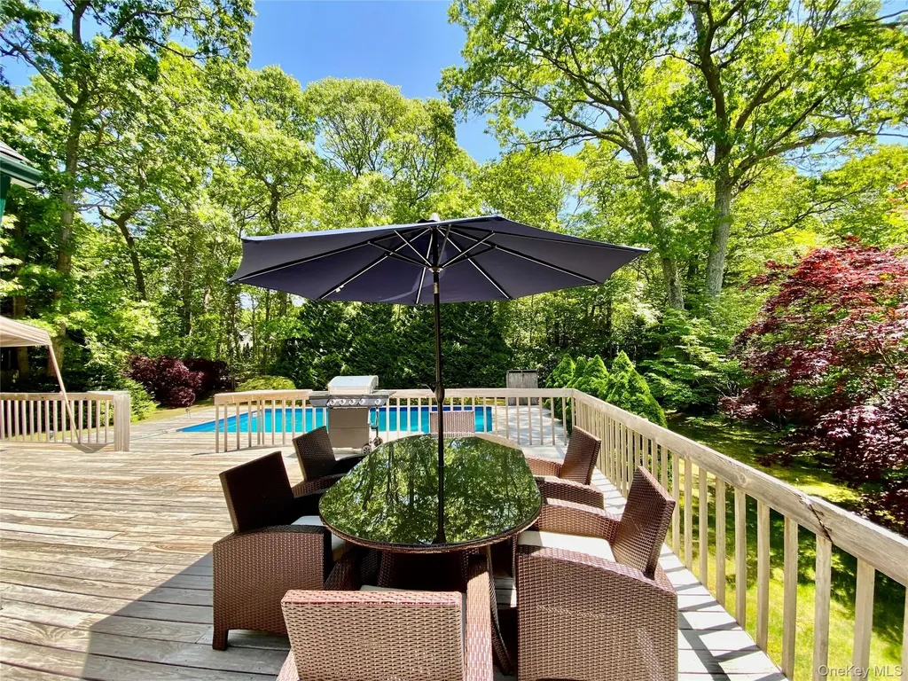 98 Hands Creek Road East Hampton NY 11937