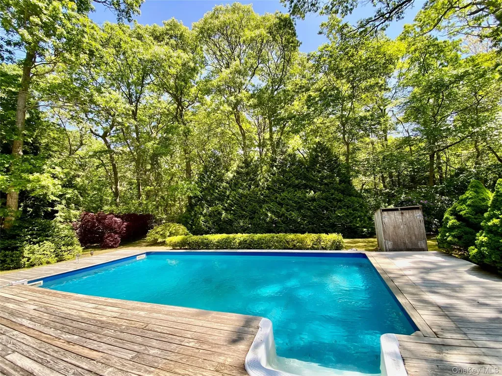 98 Hands Creek Road East Hampton NY 11937