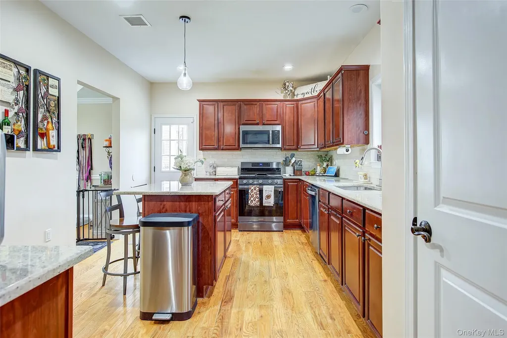 20 Tanyas Court Monroe NY 10950