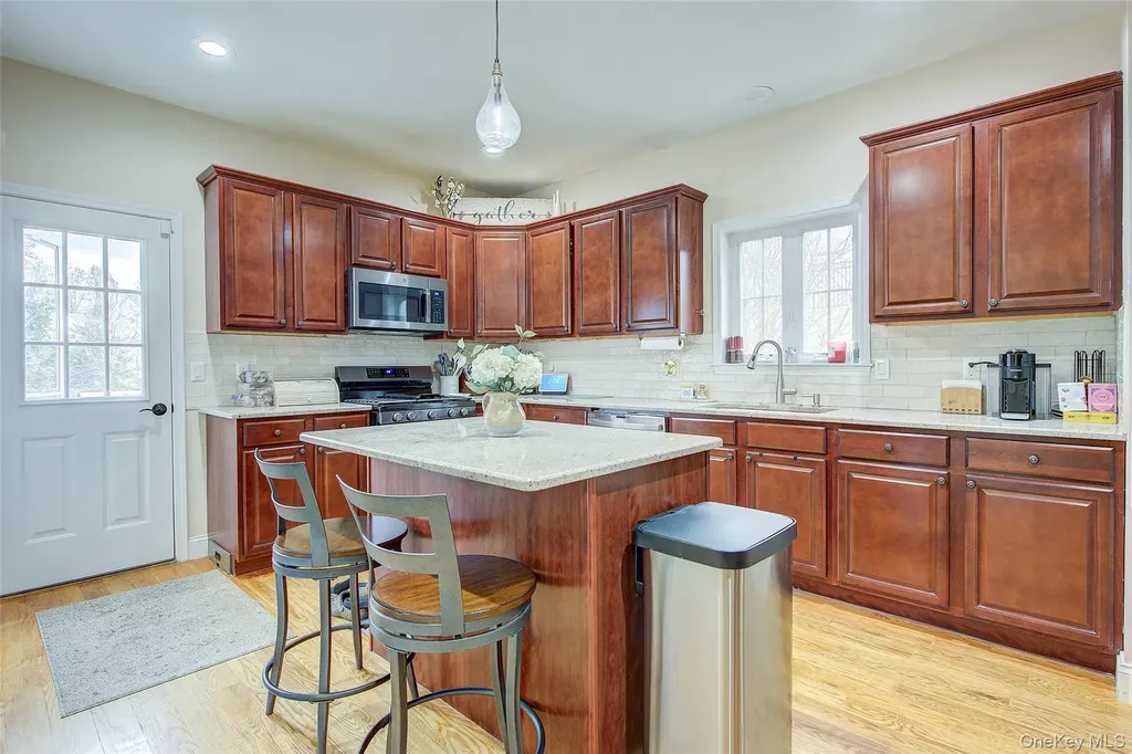 20 Tanyas Court Monroe NY 10950