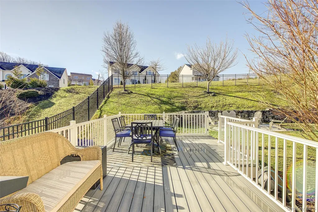 20 Tanyas Court Monroe NY 10950