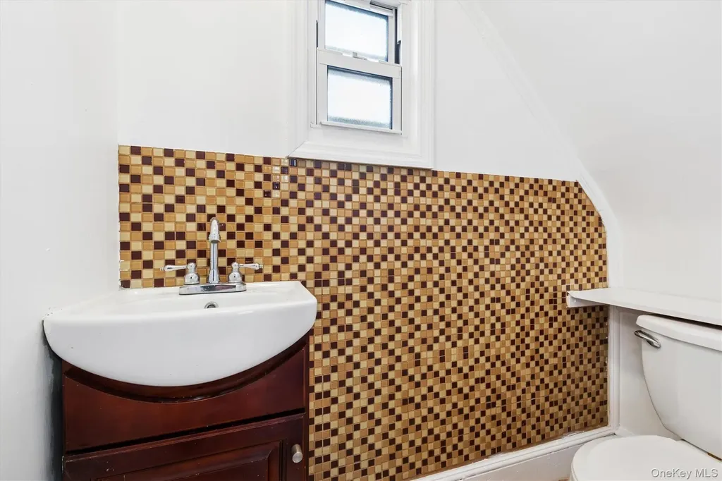 46 Benedict Avenue Valley Stream NY 11580