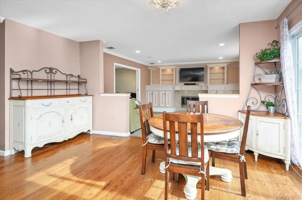 14 Donna Place East Islip NY 11730