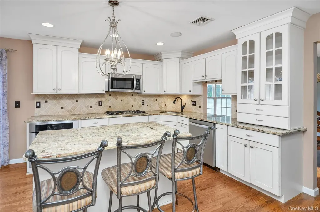 14 Donna Place East Islip NY 11730