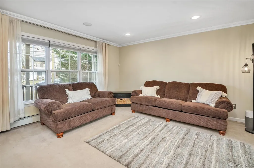 14 Donna Place East Islip NY 11730