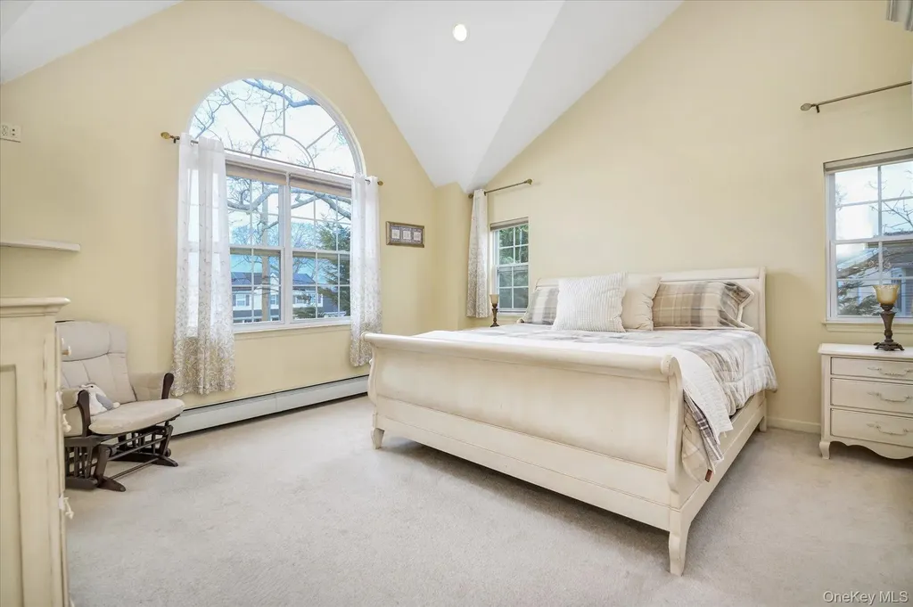 14 Donna Place East Islip NY 11730