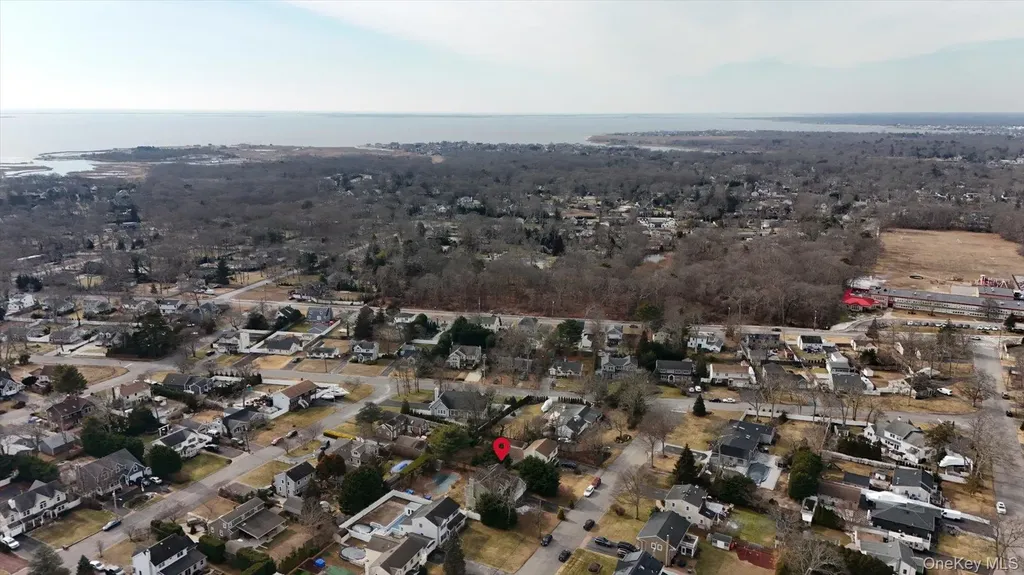 14 Donna Place East Islip NY 11730