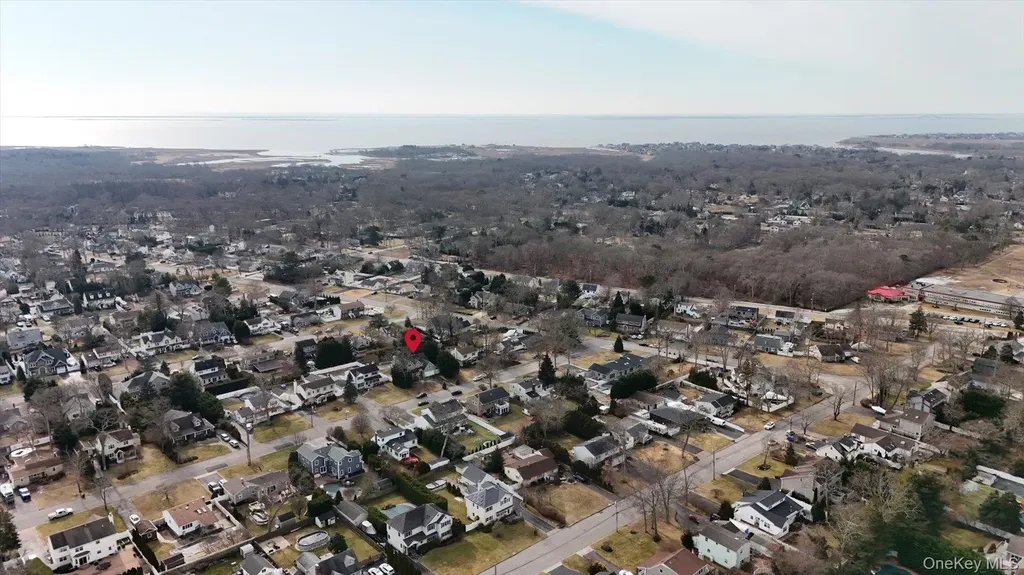 14 Donna Place East Islip NY 11730