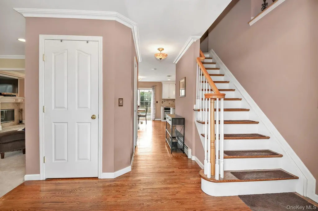 14 Donna Place East Islip NY 11730
