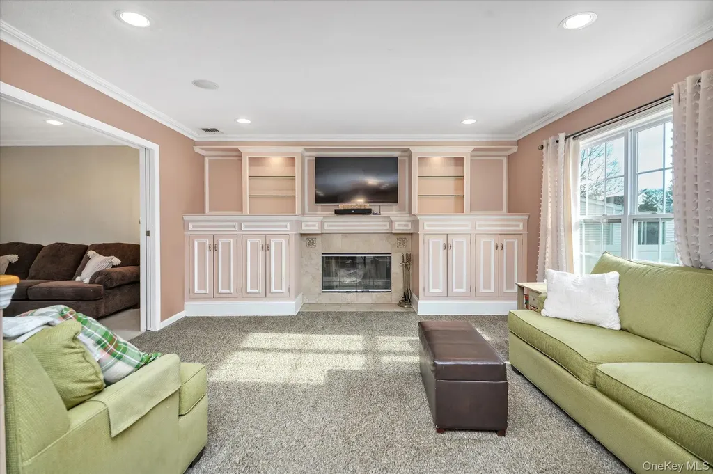 14 Donna Place East Islip NY 11730