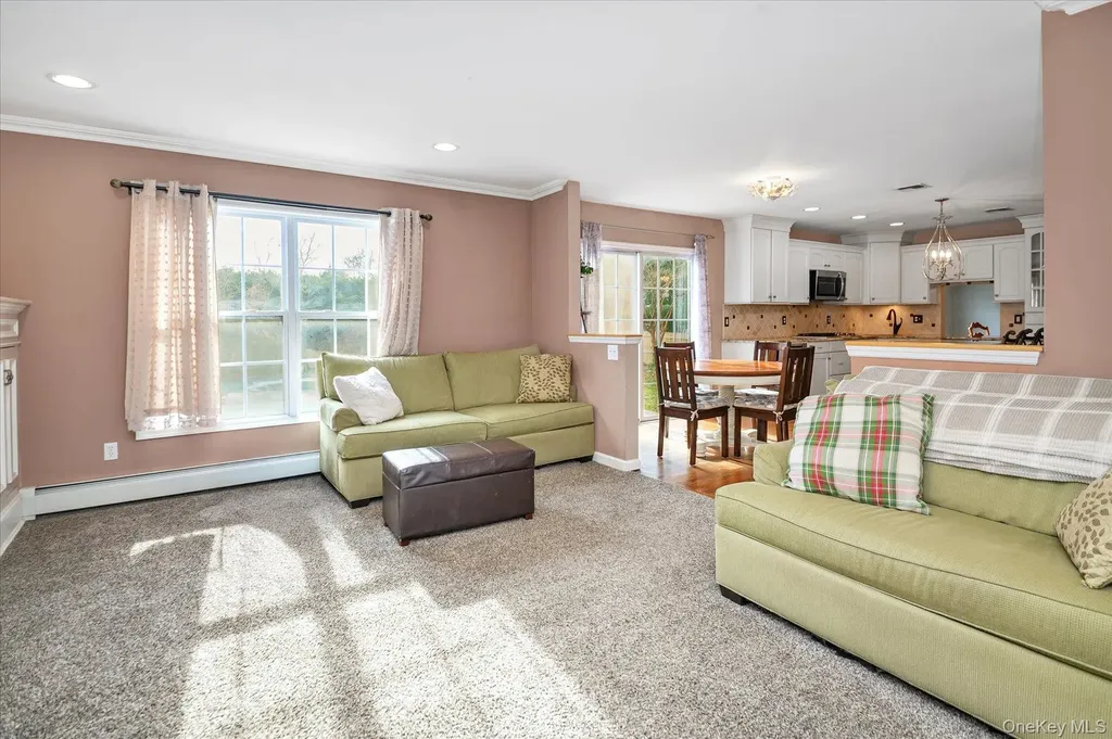 14 Donna Place East Islip NY 11730