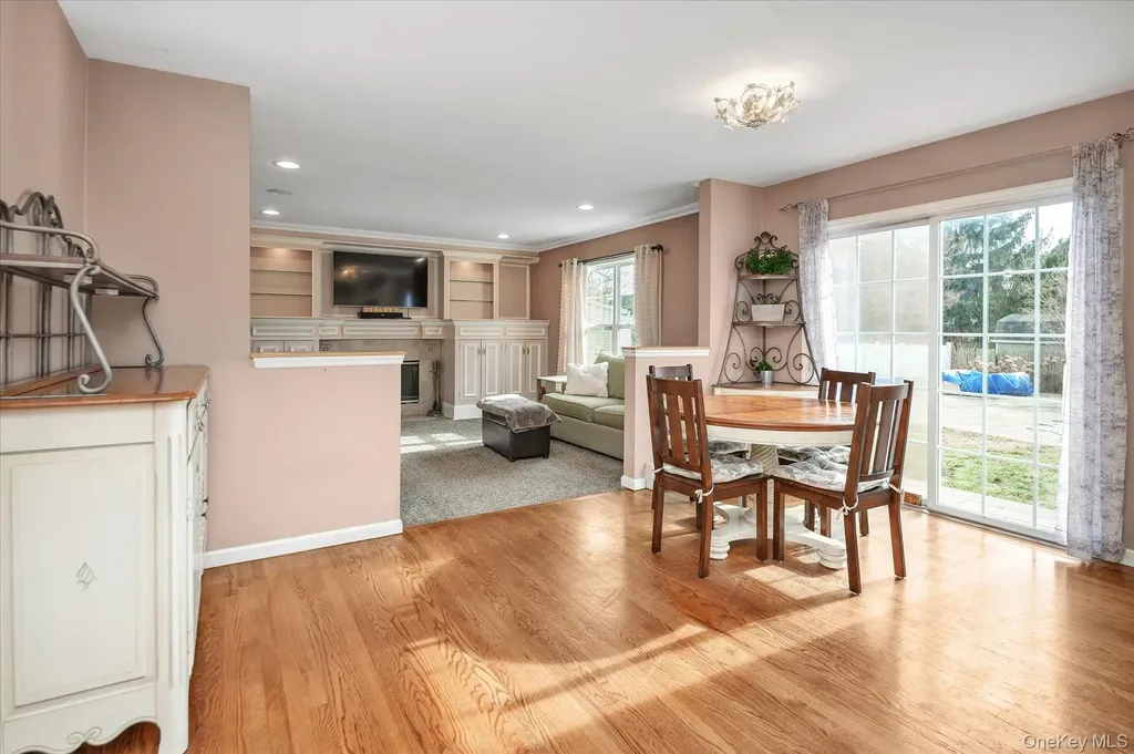 14 Donna Place East Islip NY 11730