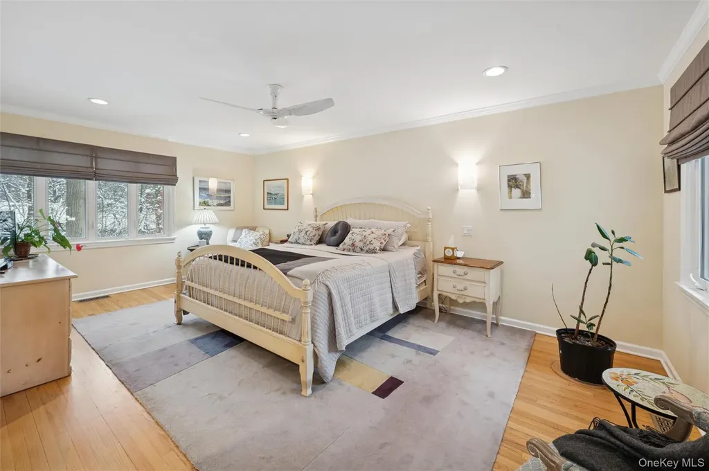 383 254th Street Bronx NY 10471