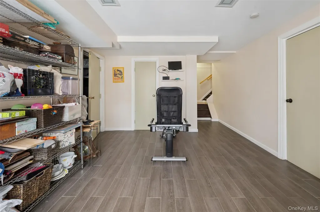 383 254th Street Bronx NY 10471