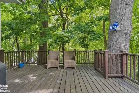 383 254th Street Bronx NY 10471