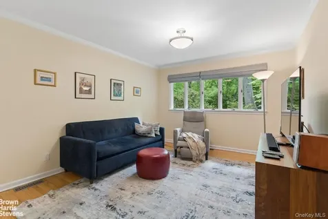 383 254th Street Bronx NY 10471