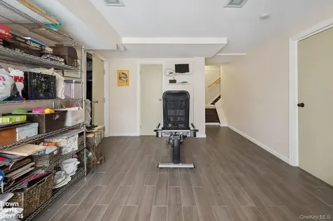 383 254th Street Bronx NY 10471