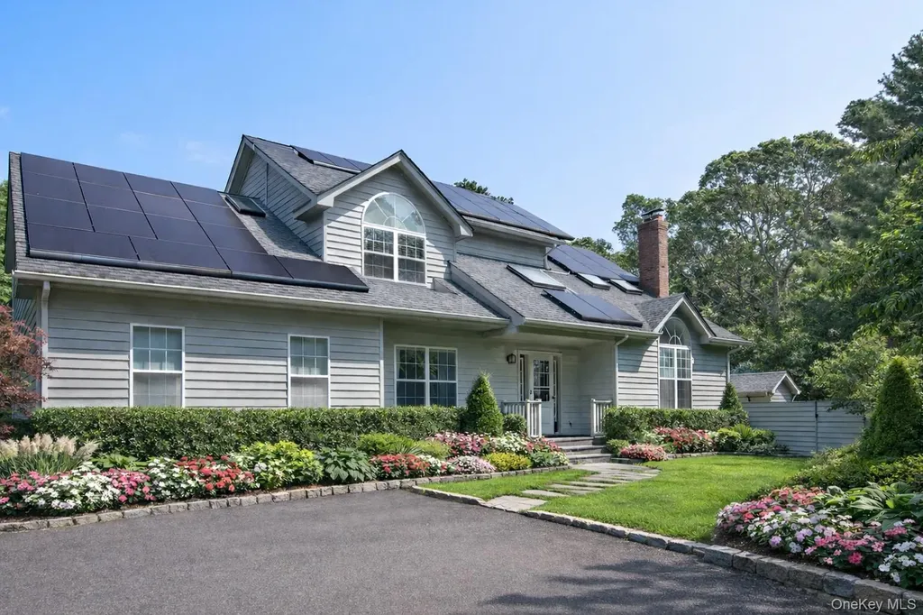 97 Spring Close Highway East Hampton NY 11937