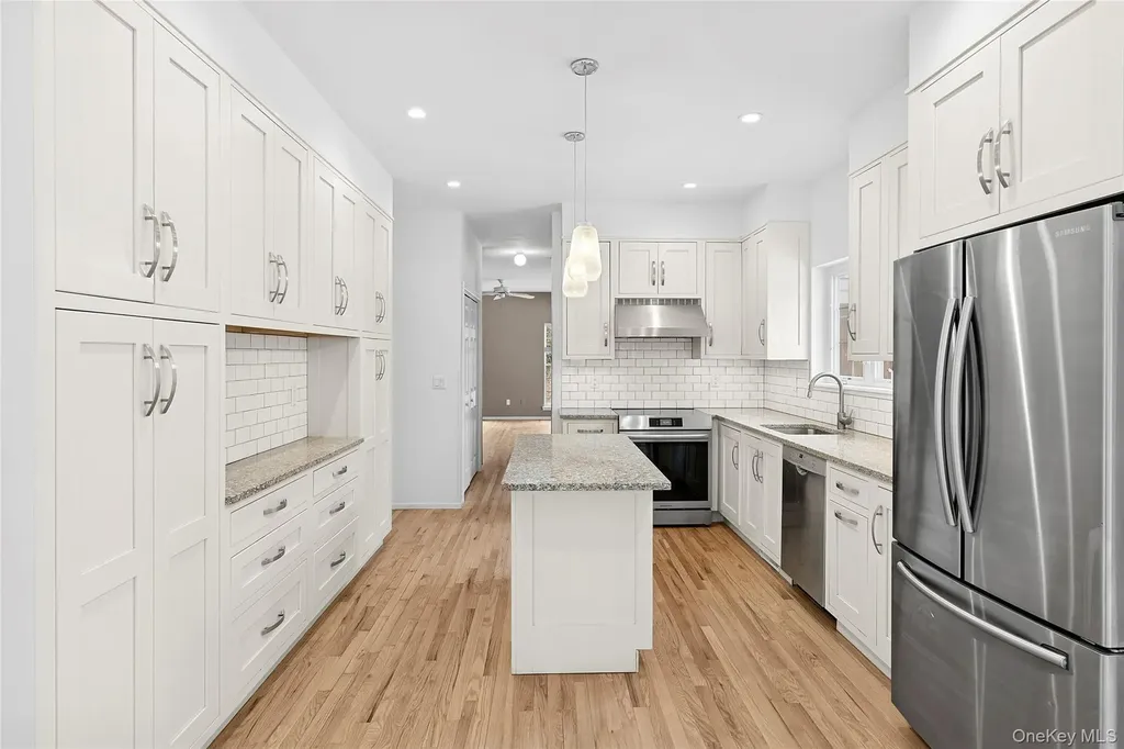 97 Spring Close Highway East Hampton NY 11937
