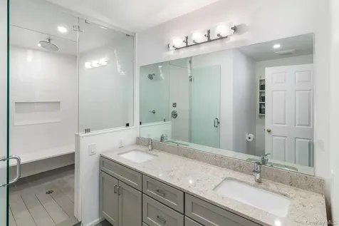 97 Spring Close Highway East Hampton NY 11937
