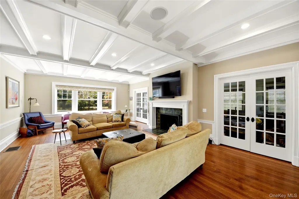 127 Overlook Circle New Rochelle NY 10804